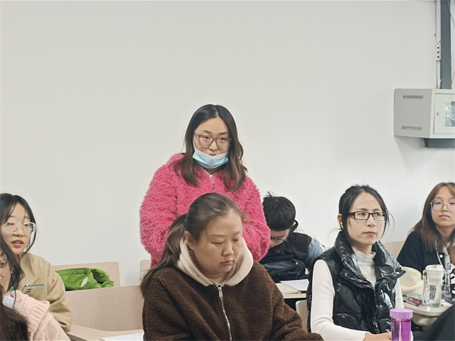 【完满演绎·课堂篇】唇枪舌剑,辩场争锋——远景学院“生活需不需要精打细算”课堂辩论赛