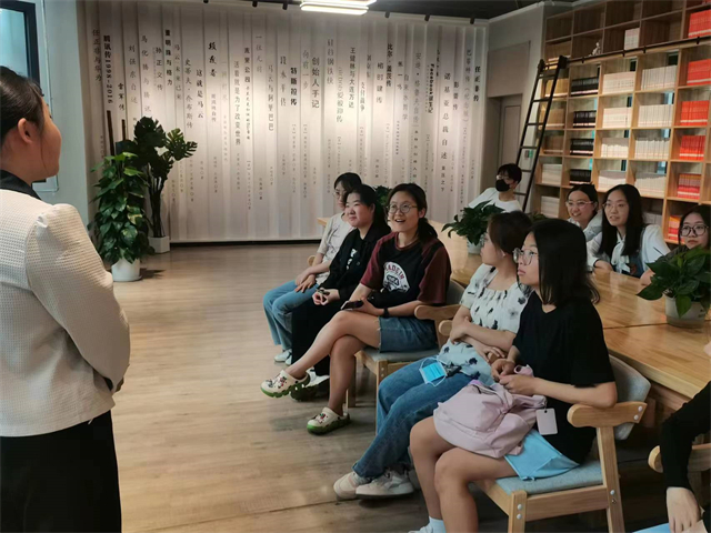 【书院直击·导师篇】榜样力量、筑梦远航:学姐严文珺的英语学习之道
