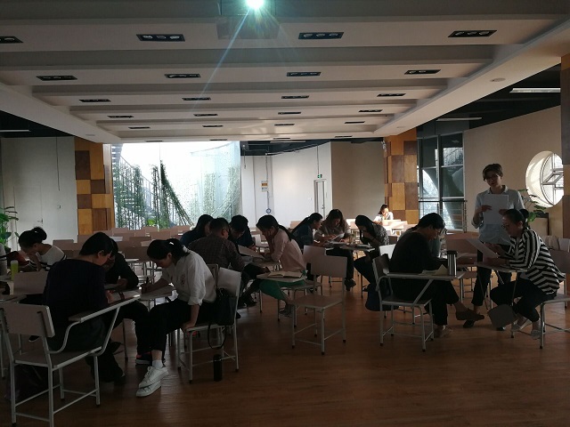 互动课堂：这里有诗和远方——远景学院新学期首次青年教师教学示范课成功举办