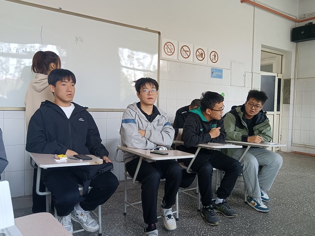 【完满演绎·课堂篇】“内卷”还是“躺平”?课堂辩论赛