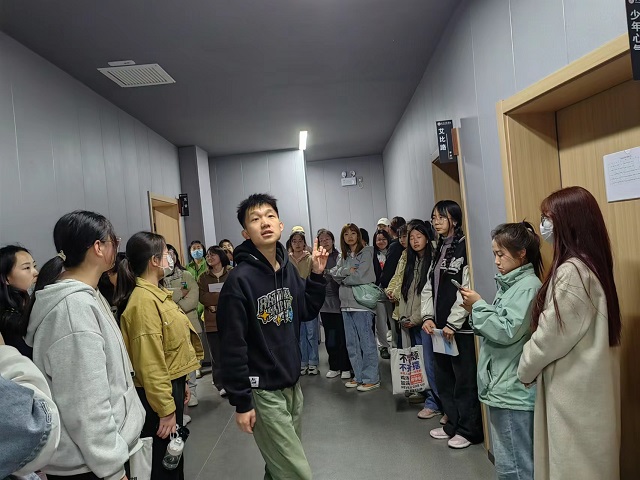 【完满演绎·课堂篇】朋辈课堂:岳辰飞学长带你共同探索校园艺术文化