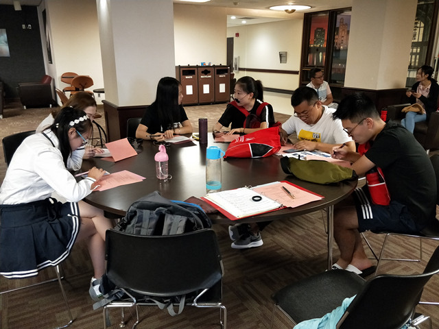 【远景学院NIU荣誉生项目专题报道六】入多样课堂,悟中美差异