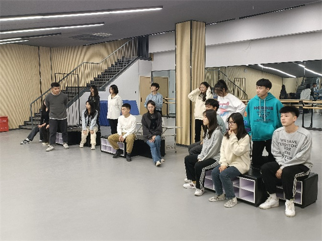 【完美演绎·课堂篇】轻歌曼舞:从欣赏到舞蹈