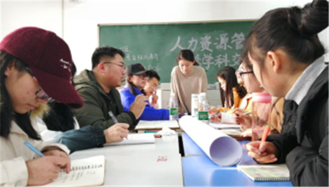 【学科融合·课堂篇】企业招聘要什么?员工应聘怎么做?——基于人力资源管理和礼仪的跨学科交流分享会
