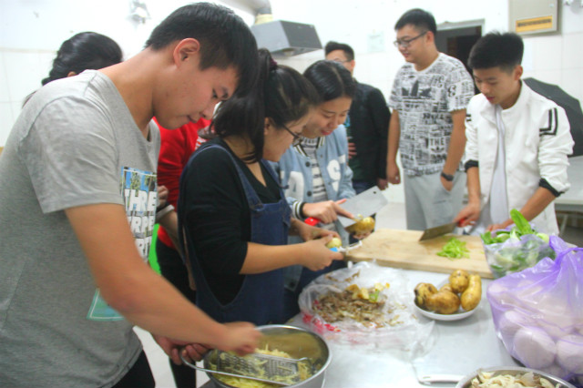 燃烧你我  烤出饥情——记远景学院学生会烧烤活动