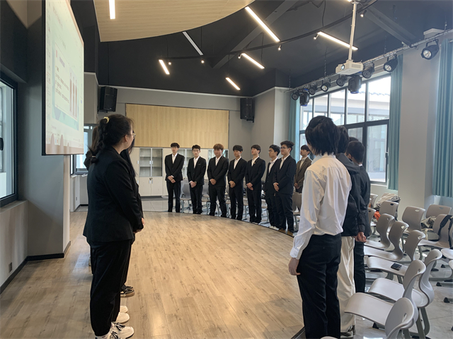 【完满演绎·课堂篇】叮!你的礼仪小指南上线啦~